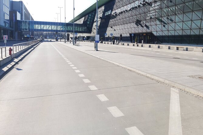Krakow Balice Airport Transfer: Private Round Trip - Key things that make this transfer work well