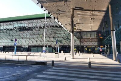Krakow Balice Airport Transfer: Private Round Trip - Air-conditioned private minivan comfort, plus real luggage rules