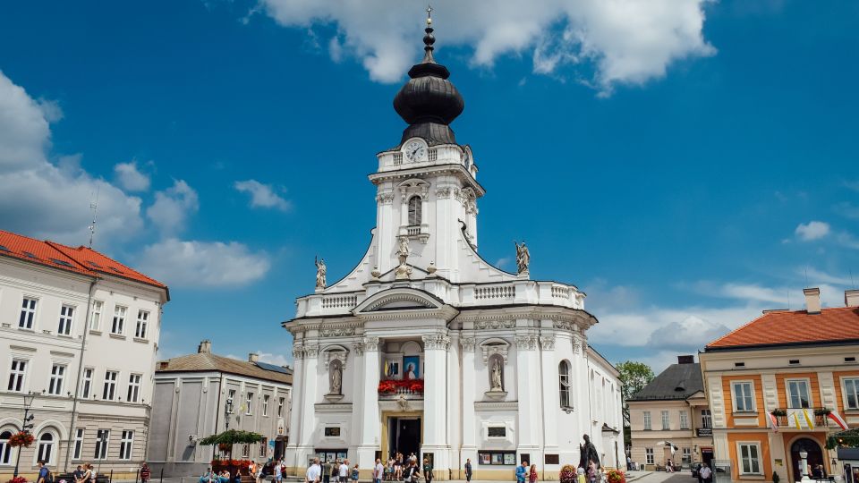 Krakow: Black Madonna of Częstochowa & Home of John Paul II - The Secondary School Stop: A Small Moment With Big Meaning