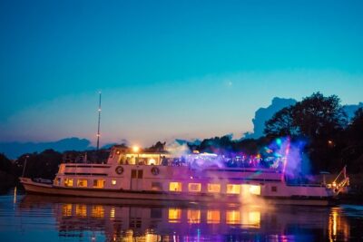 Krakow Boat Party - Boat time on the Vistula: open bar, live entertainment, and photo coverage