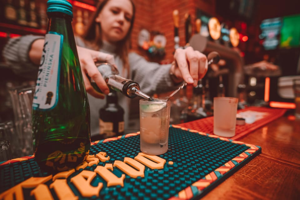 Krakow: Bottomless Brunch with 3-Course Meal and Drinks - Starter: Nachos With Beer-Cheese Sauce That Actually Works as a Brunch Start