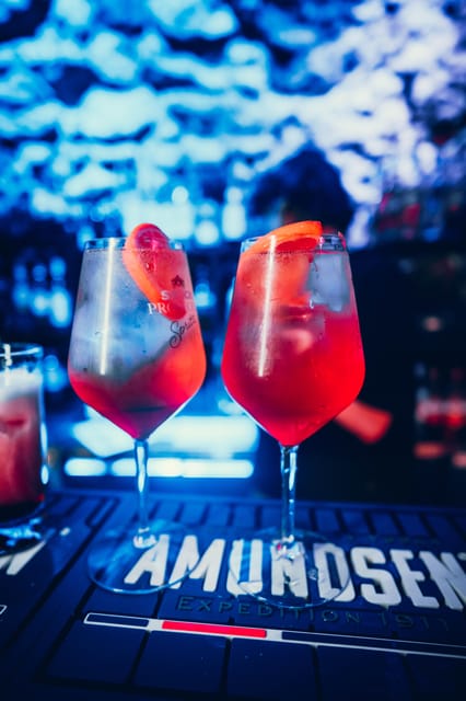 Krakow: Bottomless Brunch with 3-Course Meal and Drinks - Atmosphere Matters: Music, Karaoke, and a Social Start to the Night
