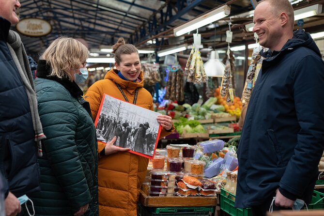 Krakow Christmas Market Immersive Tour - Meeting at plac Mariacki and keeping your plans simple