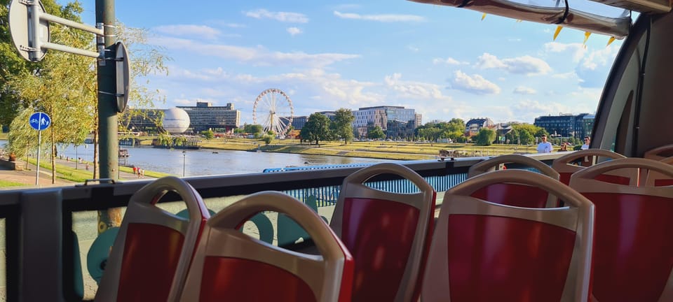 Krakow City SightSeeing hop on hop off bus and city game - City Teleport in Old Town: a game that makes you look closer