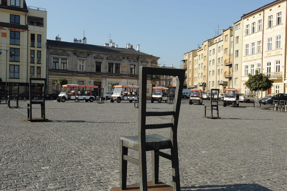 Krakow: City Sightseeing Tour by Golf Cart - Audio guide and driver: how the narration holds it together