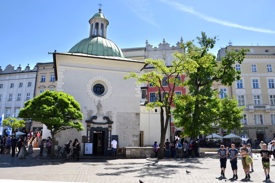 Krakow: Full Tour Regular 1.5h guided city tour by E-Cart - Wawel Castle Area: Royal Power, Explained at Cart Speed