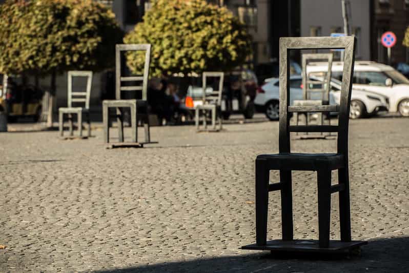 Krakow: Guided Tour of the Jewish Ghetto - Ghetto Heroes Square and the Chair Memorial’s Quiet Impact