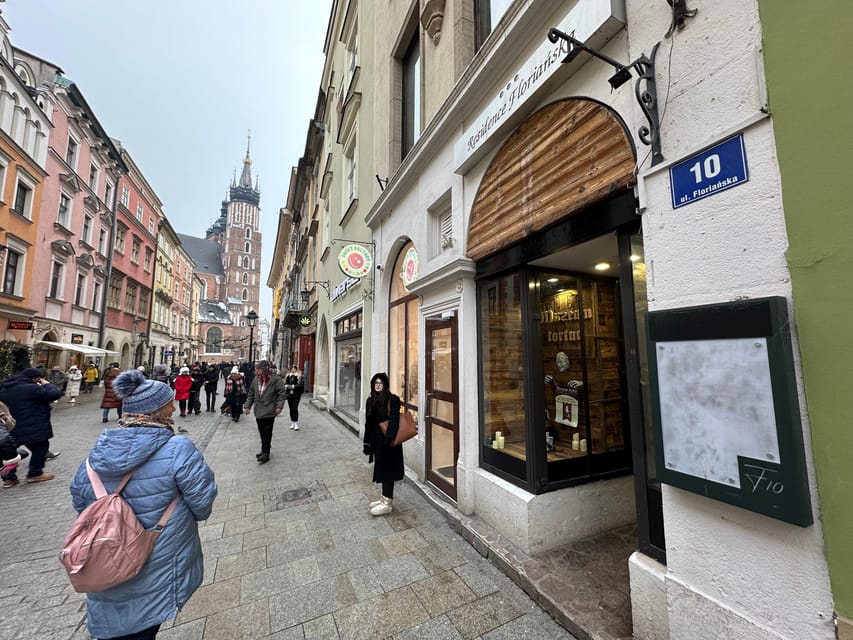 Kraków: Guided Tour of the Torture Museum - What to look for during the medieval-to-modern displays