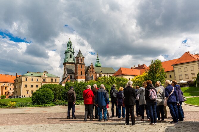 Krakow Guided Tour to Iconic Polish Royal Residence Wawel Castle - Royal Private Apartments: what you’ll actually see