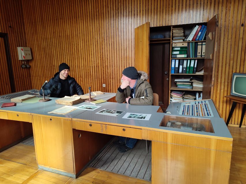 Krakow: Guided Tour to Nowa Huta on Commie Retro Van - Who the guide experience is best for (and why it matters)