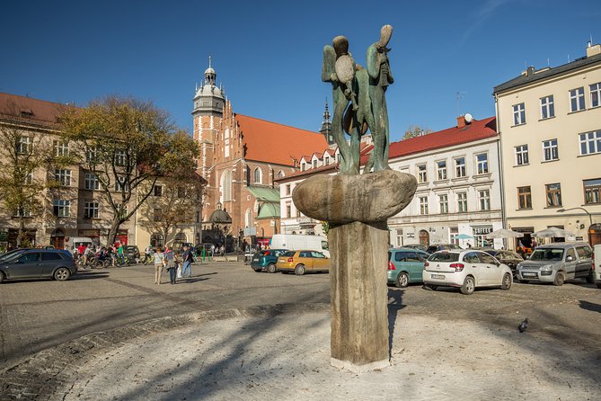 Krakow: Jewish Ghetto Guided Tour - Stop 2: Ghetto Heroes Square and the Chair Memorial