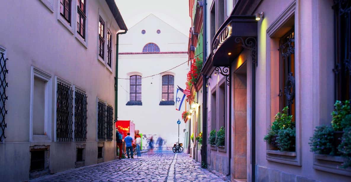 Krakow: Jewish Quarter and Former Ghetto Tour by Golf Cart - Golf cart touring: the practical way to cover the sites fast
