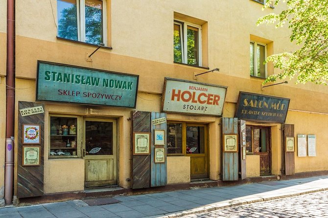 Krakow: Jewish Quarter Kazimierz & Schindler's Factory & Ghetto Guided Tour - Starting in Kazimierz: Jewish Quarter Streets, Courtyards, and Old Community Life