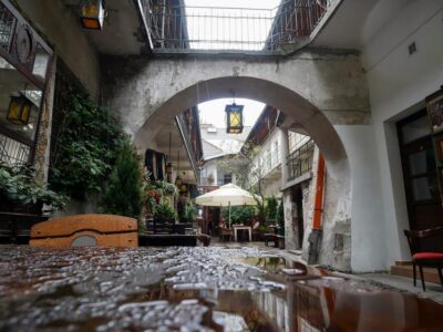 Kraków: Jewish Quarter & Schindler’s Factory Guided Tour - Kazimierz walk: getting the neighborhood context before the museum