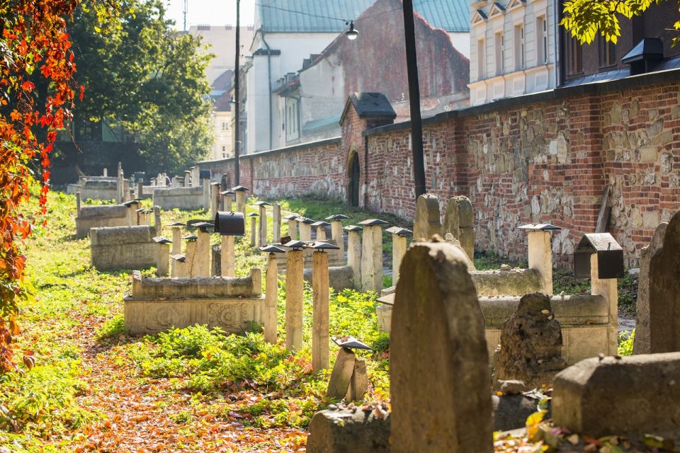 Krakow: Kazimierz Jewish Quarter Guided Walking Tour - Price and value: what $24 buys you in 90 minutes