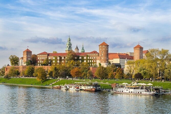 Krakow Morning Walking Tour with Traditional Polish Breakfast - Logistics that actually matter (meeting point, ticket, and timing)