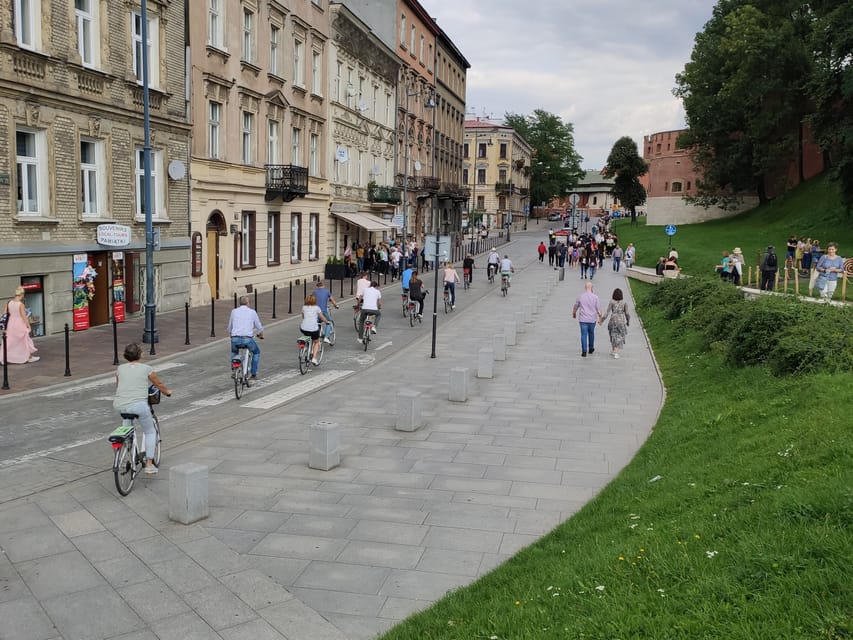 Krakow: Multilingual Tour On Electric Bikes - Why an electric bike makes Krakow feel doable in 3 hours
