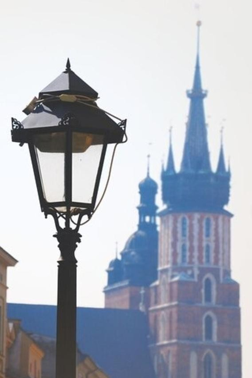 Krakow : Must-See Walking Tour With A Guide - Why Grodzka 21 Is a smart launch pad