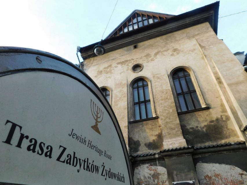 Krakow Old Town and Jewish Quarter in one guided walk - St. Francis of Assisi photo stop and visit: a quick pause with a clear direction