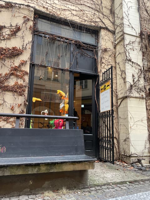 Krakow: Old Town and Kazimierz Guided Bike Tour - Oskar Schindler’s factory stop outside: why it belongs on this route