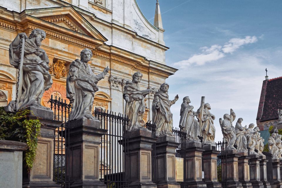 Krakow: Old Town Audioguided walking Tour - Florianska Street: Jan Matejko, Leonardo, and the Chains