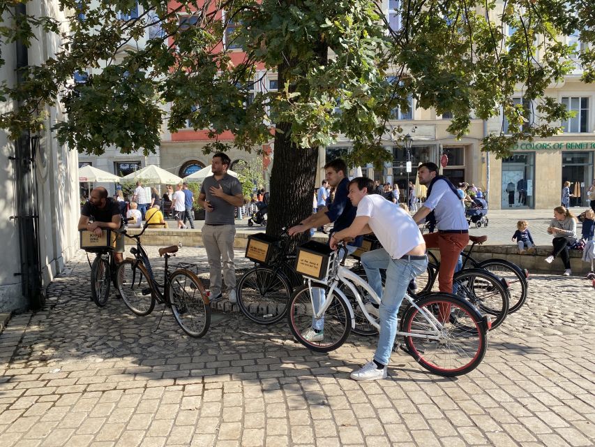 Krakow: Old Town Bike Tour with a Guide - Wawel Castle views without the rush
