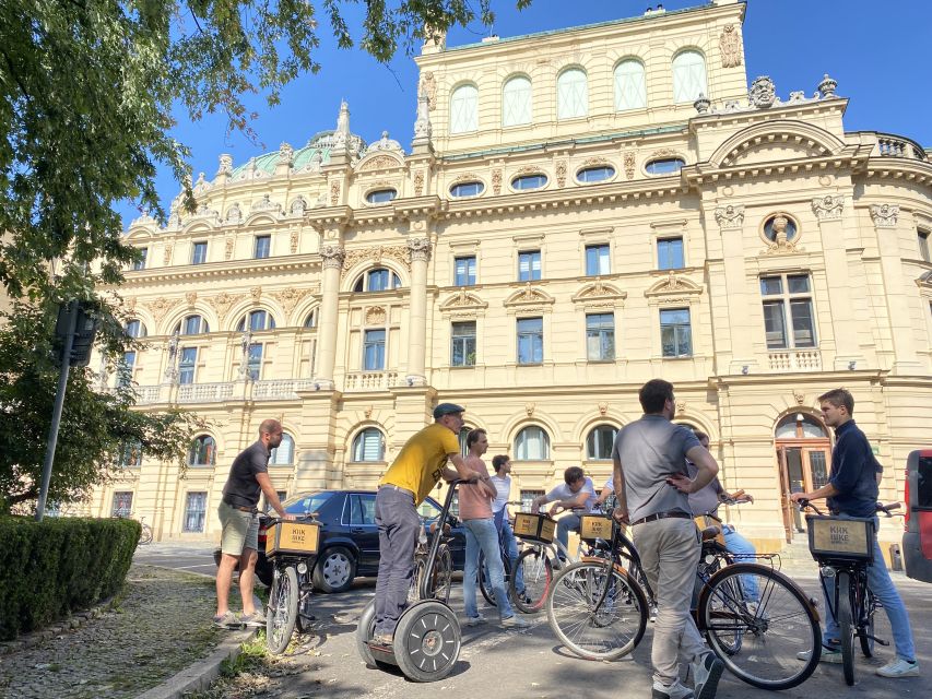 Krakow: Old Town Bike Tour with a Guide - Languages and guide styles: you’ll get your questions answered