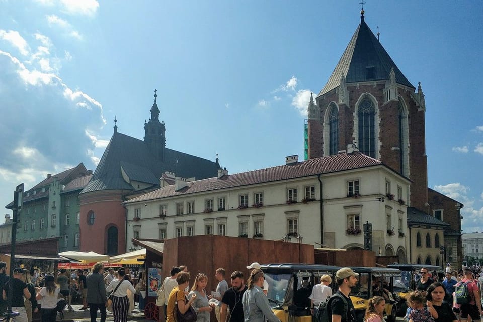 Krakow: Old Town City Tour in a Golf Cart - Wawel sights from the circuit: why it’s worth not rushing straight there