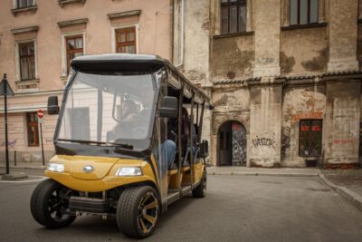 Krakow: Old Town - Kazimierz - Ghetto by Electric Golf Cart - Meeting point: Kiss&Ride parking by Żabka