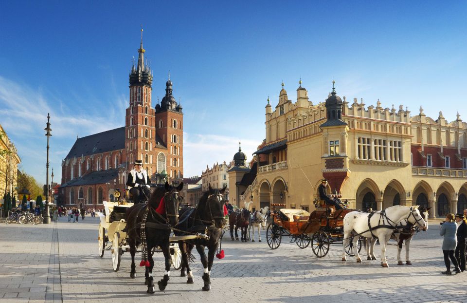 Krakow: Old Town Private Guided Walking Tour - Sukiennice Cloth Hall: souvenirs with a real reason to exist