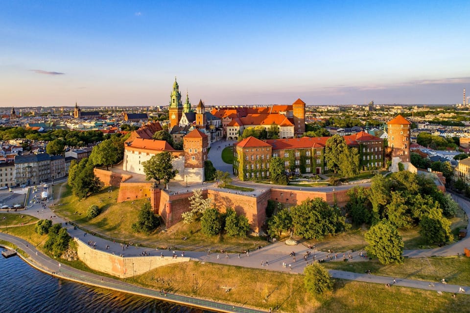Krakow: Old Town "Royal Route" Walking Tour - St. Mary Basilica and the Hourly Bugle Call