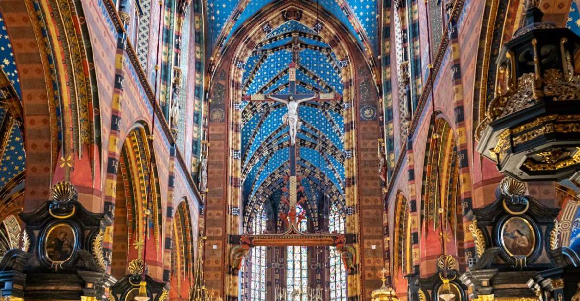 Krakow: Old Town short walk with St. Mary's Basilica visit - Krakow Old Town in 90 minutes: what this tour really does