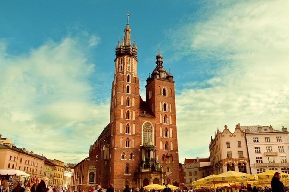 Krakow : Old Town Walking Tour With A guide - Town Hall Tower: the first “I get it now” stop