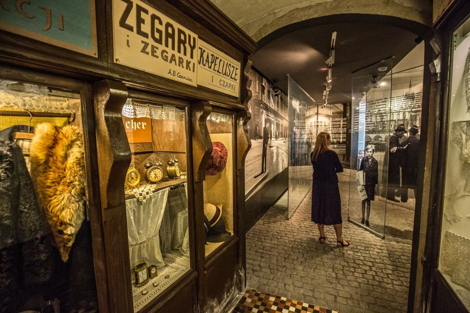 Krakow: Oskar Schindler's Enamel Factory Museum Guided Tour - A walk through Krakow’s real streets, with war in your head