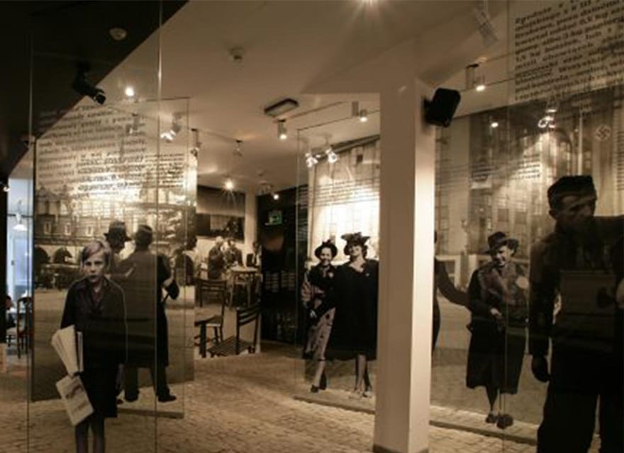 Krakow: Oskar Schindler's Factory Guided Tour&Pickup Options - Skip-the-line entry, headsets, and meeting outside the museum