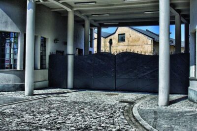 Krakow: Oskar Schindler's Factory Guided Tour&Pickup Options - The 90-minute story of 1939–1945 in Kraków
