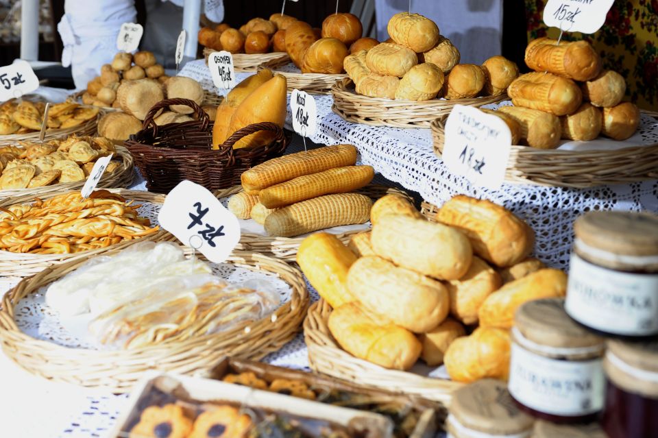 Krakow: Pierogi Home Cooking Class - The Farmers Market Stop: Produce, Phrases, and a Bit of Haggling