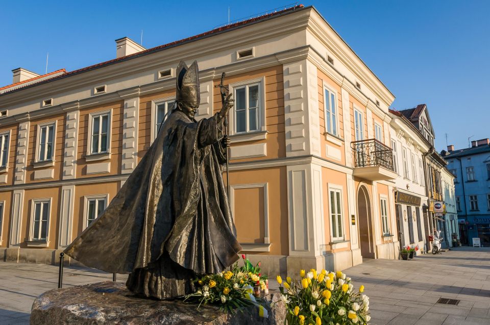 Krakow: Pope John Paul II Guided Tour with Home & Sanctuary - A 6-hour pilgrimage that runs on real logistics