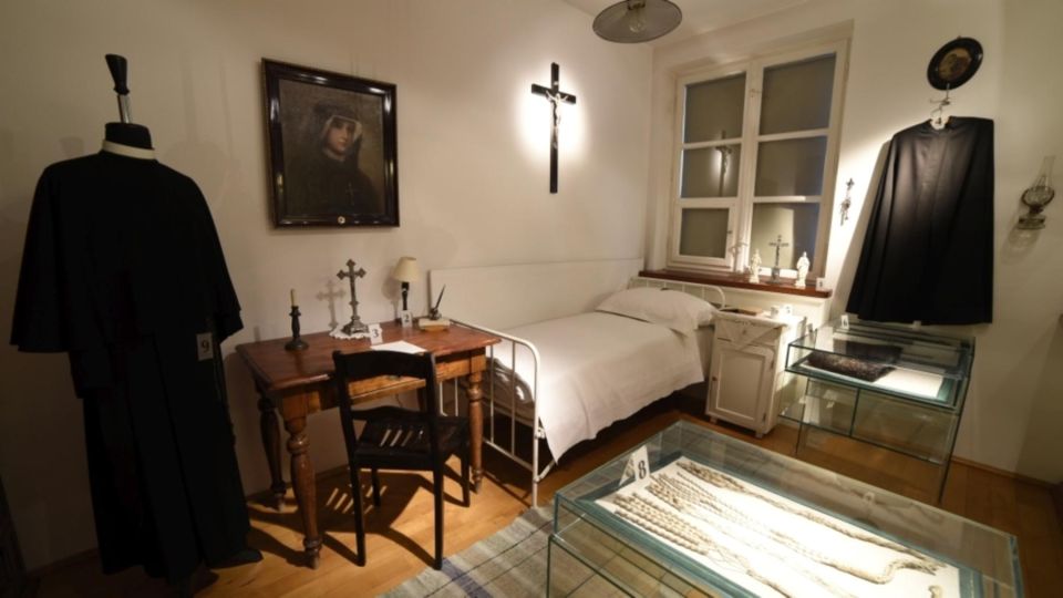 Krakow: Pope John Paul II Guided Tour with Home & Sanctuary - John Paul II Center: where the artifacts do the talking
