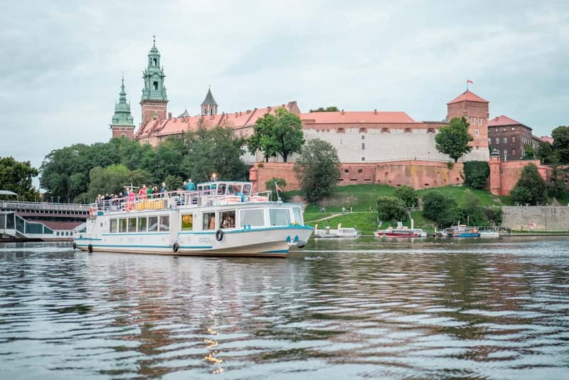 Krakow: Private Evening Boat Tour - From Salwator and Debniki: districts you only see from the water