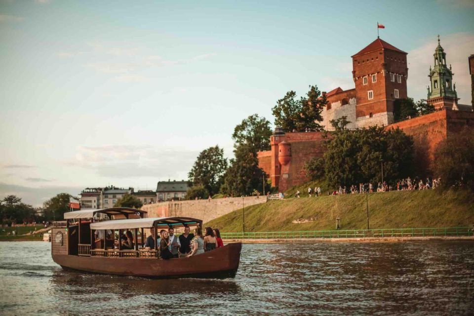 Krakow: Private Traditional Gondola Cruise - Should you book this Kraków private gondola cruise?