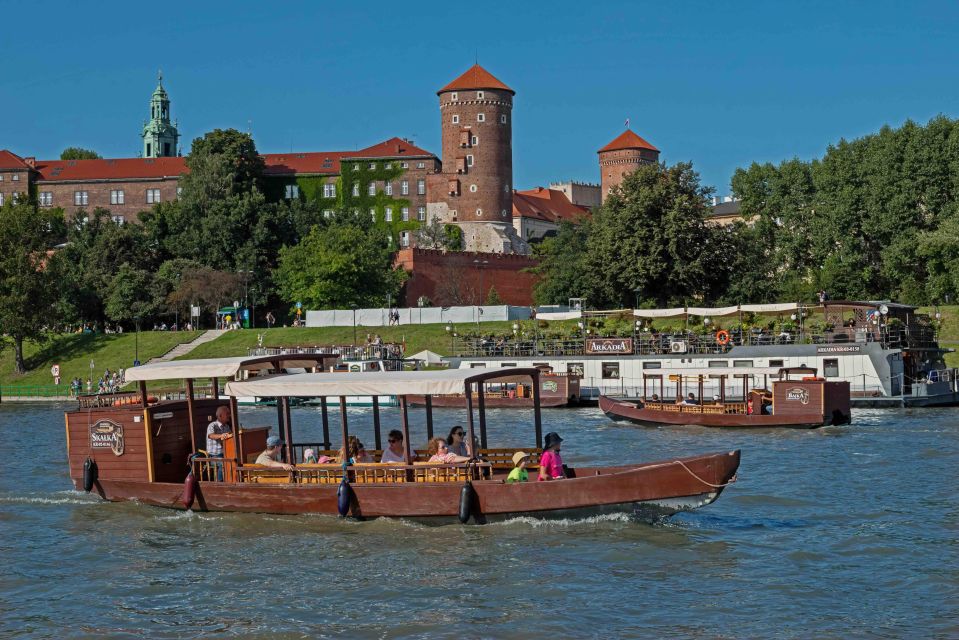 Krakow: Private Traditional Gondola Cruise - Kraków on the Vistula: what a private gondola changes
