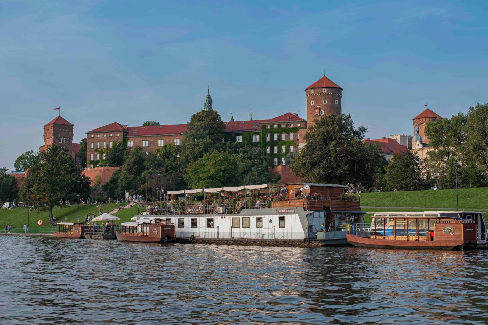 Krakow: Private Traditional Gondola Cruise - The 1-hour Vistula cruise feel: timing, speed, and viewpoints