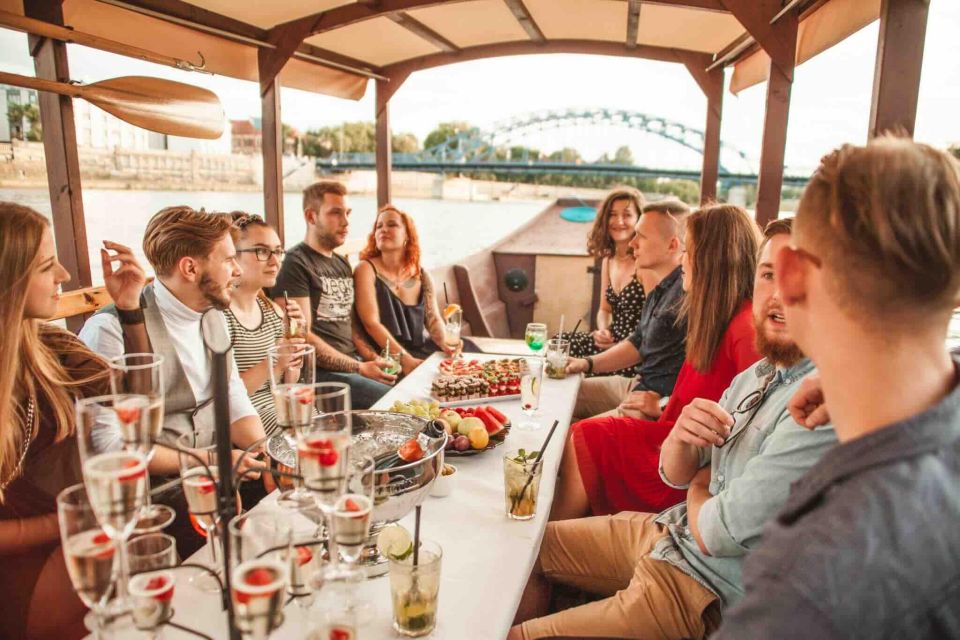 Krakow: Private Traditional Gondola Cruise - Audio and music: English/Polish narration plus your own playlist