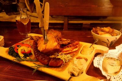 Krakow Private Traditional Polish Food Tour - St. Mary’s Basilica and Central Square: learning the landmarks between bites