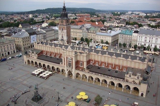 Krakow Private Walking Tour with Schindler's Factory - Wawel Cathedral and the castle hill vibe: power above the river