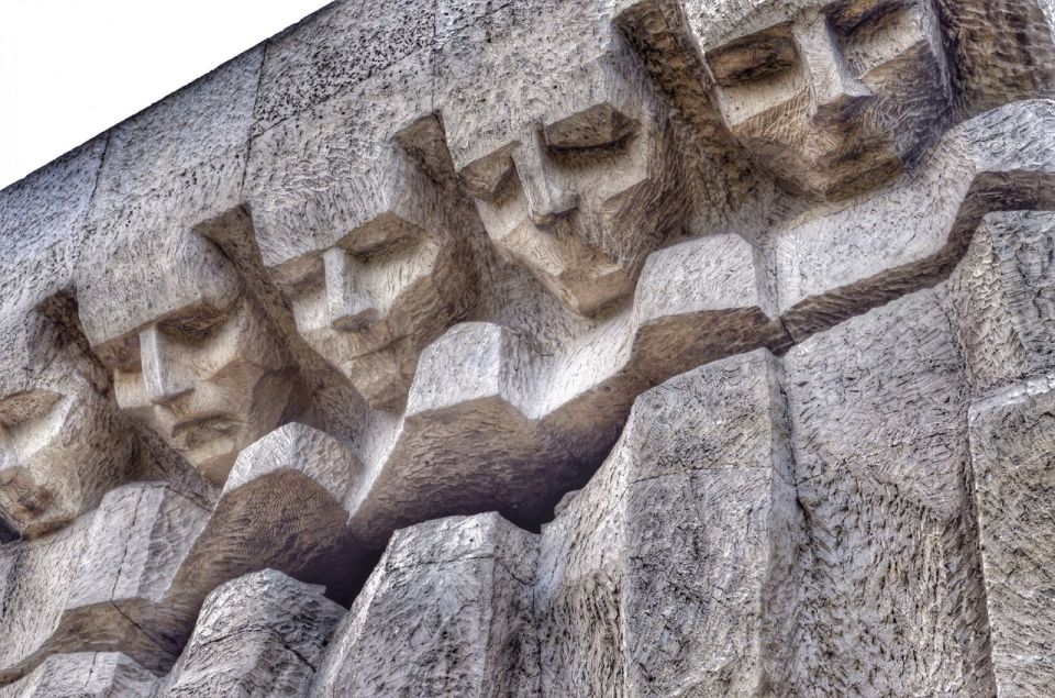 Krakow: River Cruise & Guided Visit to Former Plaszow Camp - The Vistula Catamaran: Landmarks, Audio, and Royal Stories