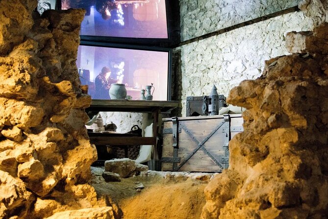 Krakow: Rynek Underground Museum Skip-the-line Guided Tour - Key Things You’ll Notice on the Underground Route