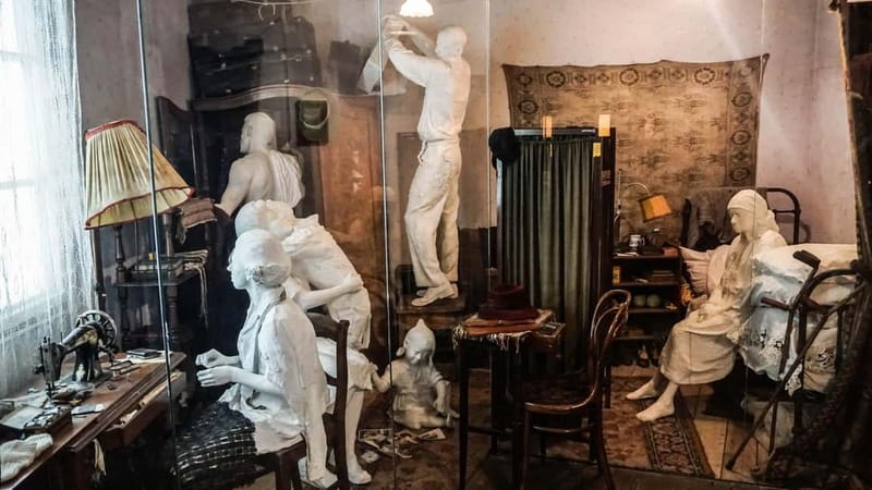 Krakow: Schindler's Factory Tour and Entrance Ticket - The Exhibitions: How the Museum Holds Your Attention for 1.5 Hours