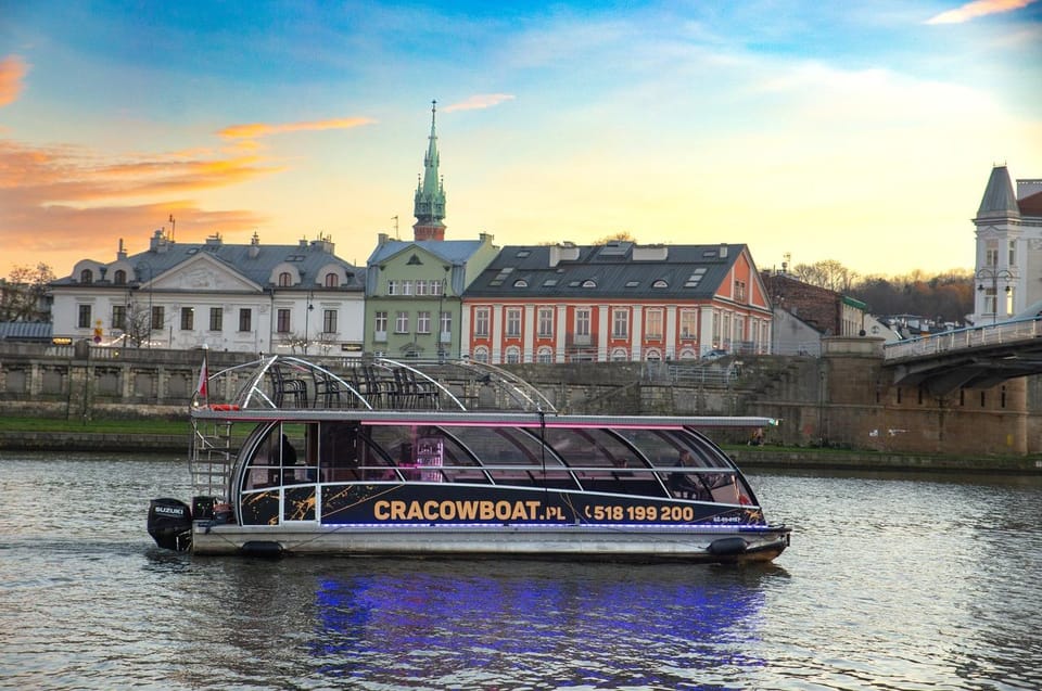 Krakow: Sightseeing Cruise on the Vistula River - The Practical Scene in Real Weather: What to Wear and How to Enjoy It